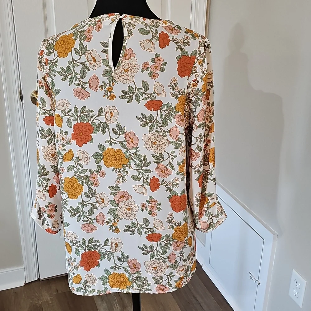 Top - Picture 8 of 16